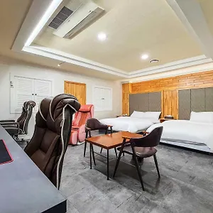 3* ホテル Carlton Juan Spacious Renovated Free Wifi